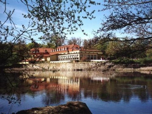 Der Quellenhof Hotel Хелмщет Екстериор снимка
